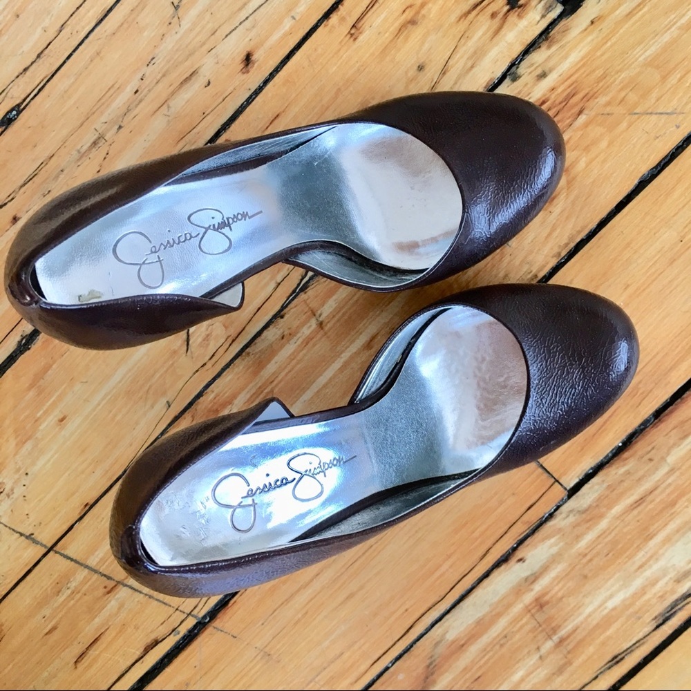 Jessica Simpson Round toe Platform heel in Brown